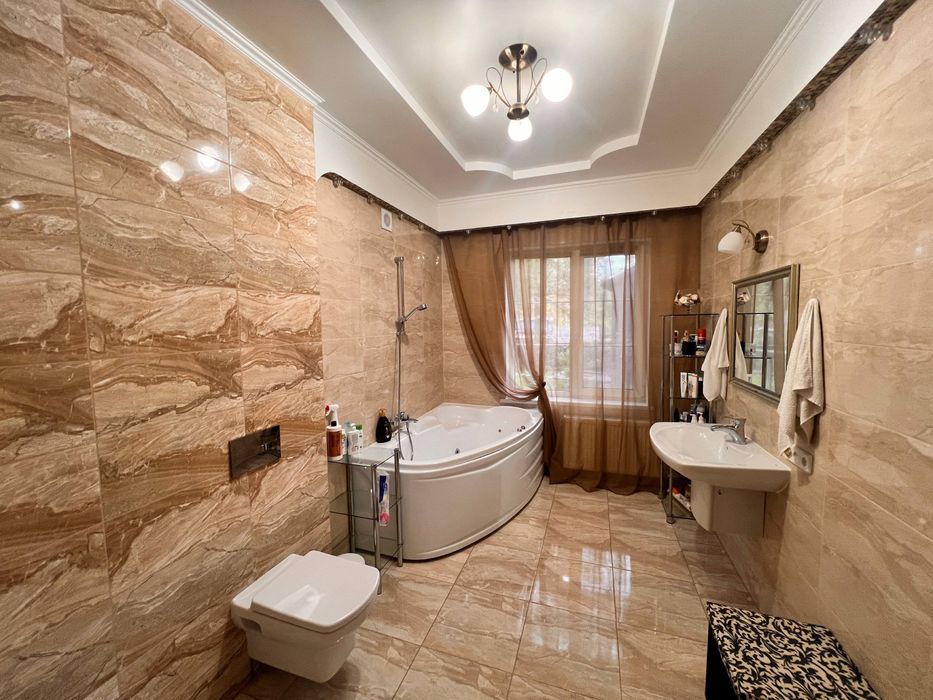 Торг‼️Просторий будинок 231м2 ТОР ЛОКАЦІЯ БЕЗ додаткових вкладень