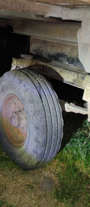 Продам прицеп тракторный 2ПТС-4