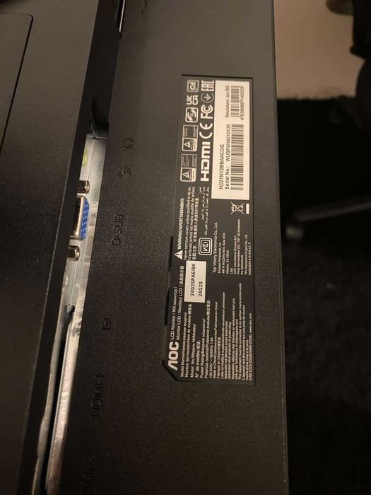 Monitor AOC 24G2SPAE/BK 24,5 cala z pękniętą matrycą