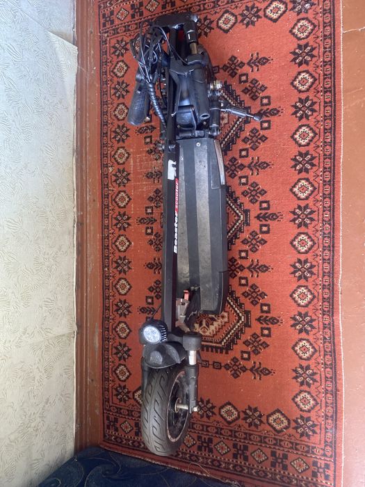 Електросамокат.