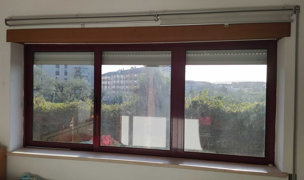 Selling 4 aluminum windows64285213050753120