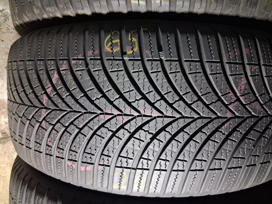 ШИНЫ Б/У 245/45 R18 GoodYear Vector 4 Seasons Gen-3