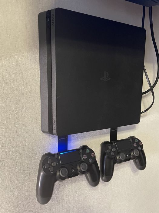 Sony PlayStation4 Slim 1TB б/в + підвіска для пс і гра Sonic Racing