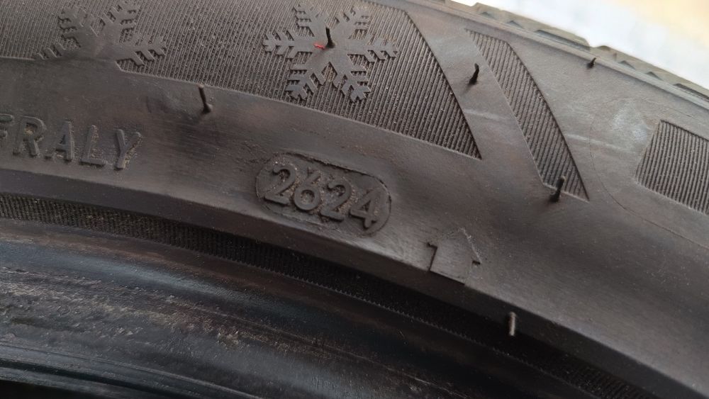 Opony zimowe sailun 245/45R19 102W