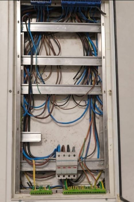 Eletricista profissional ao domicílio