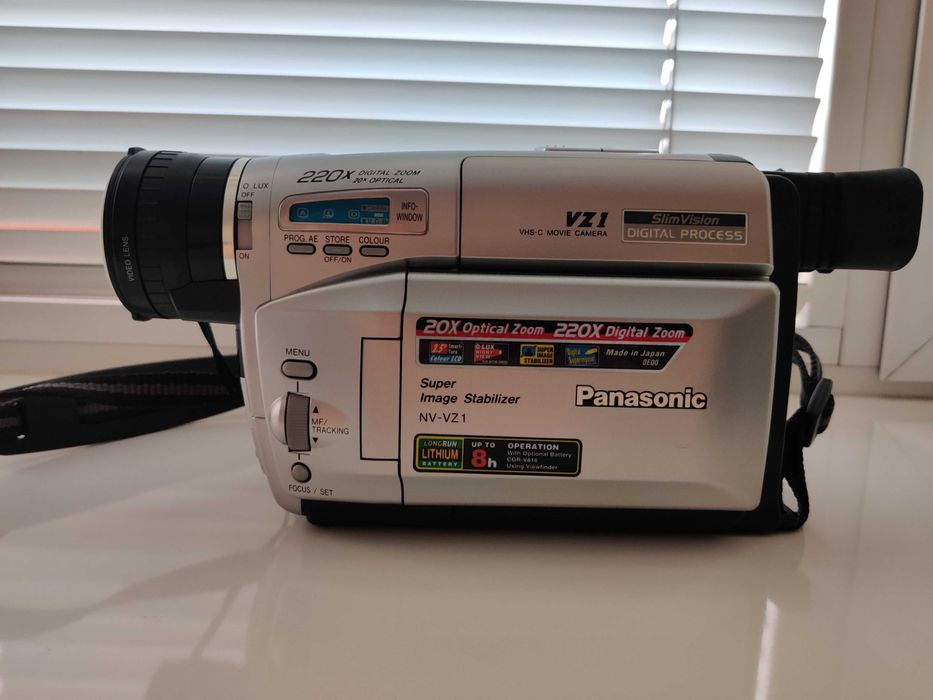 Видеокамера Panasonic NV-VZ1
