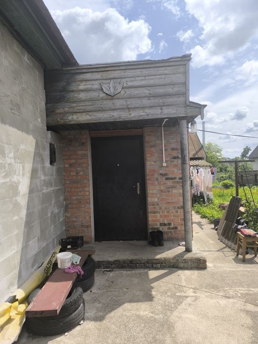 Продається будинок вул Червона Рута