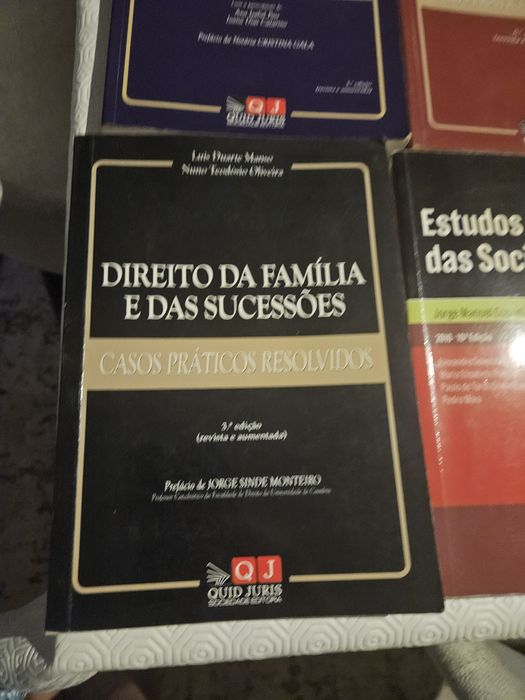 6 livros de Direito  casos práticos resolvidos