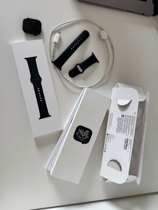 Zegarek Apple Watch 11, 46mm, kolor Jet Black, GPS