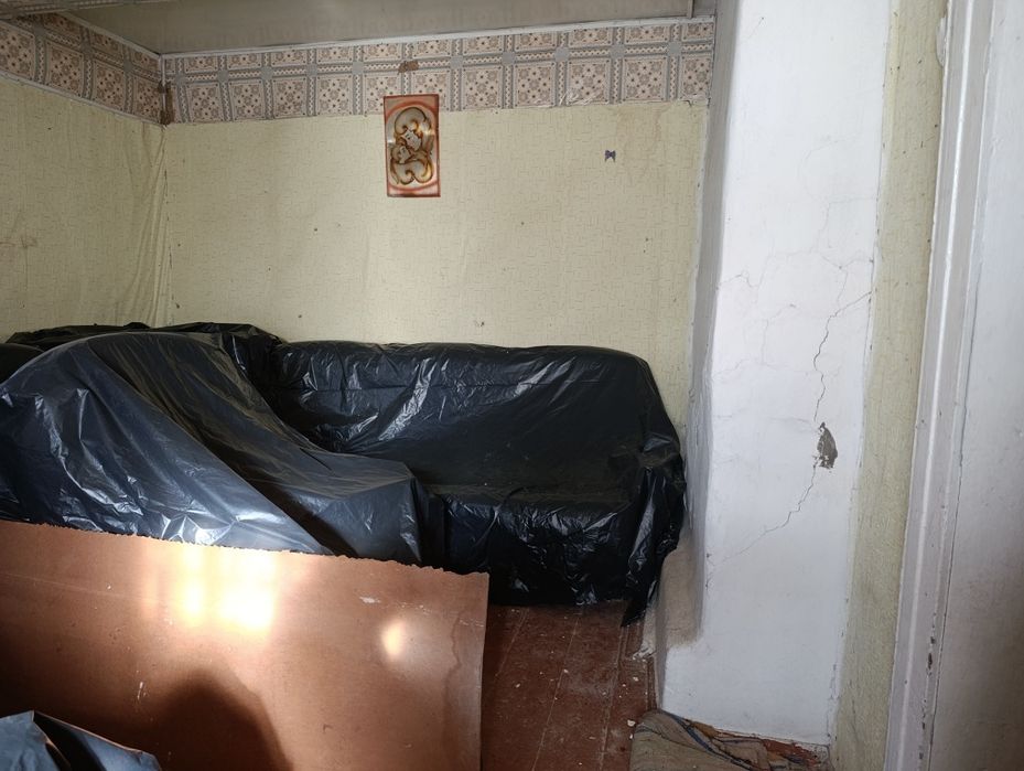 Продам ділянку з будинком