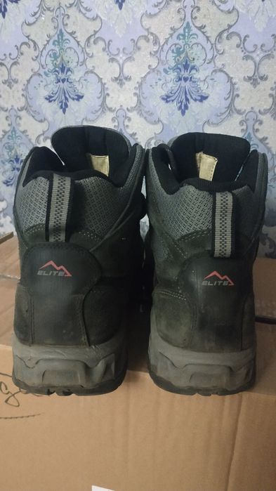 Продам трекінгові ботінки фірма Karrimor