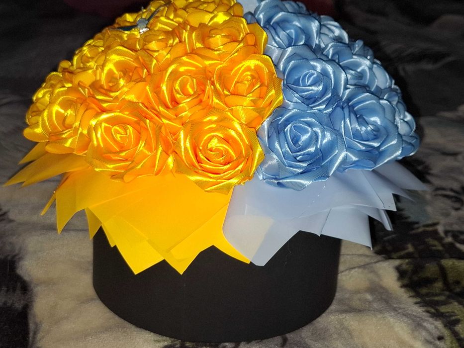 Продам букети з атласних стрічок