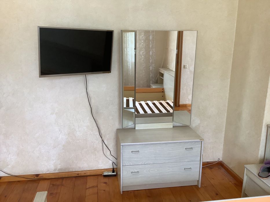 Мебельний гарнітур в спальню.