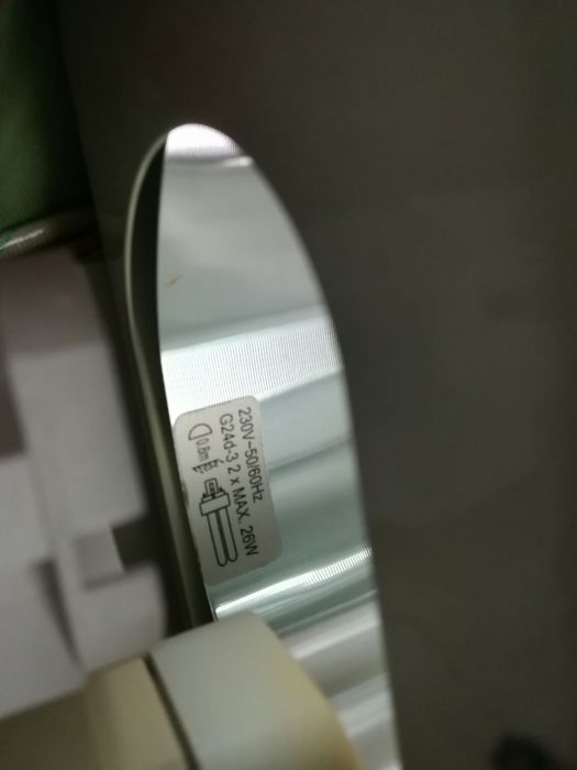 Focos de embutir com lâmpadas fluorescentes (2 UN)