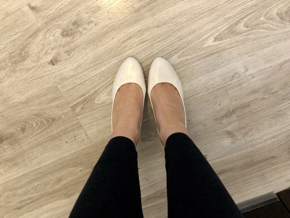 Sala kremowe czółenka 39 szpilki skóra naturalna