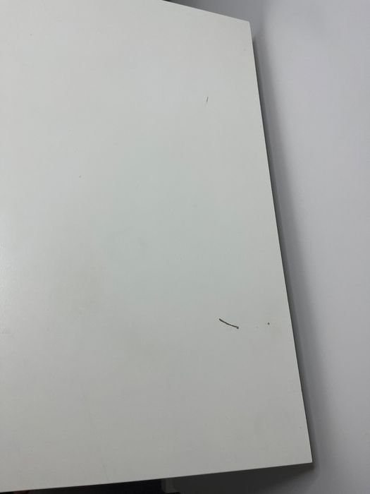 Movel branco ikea usado com algumas imperfeições