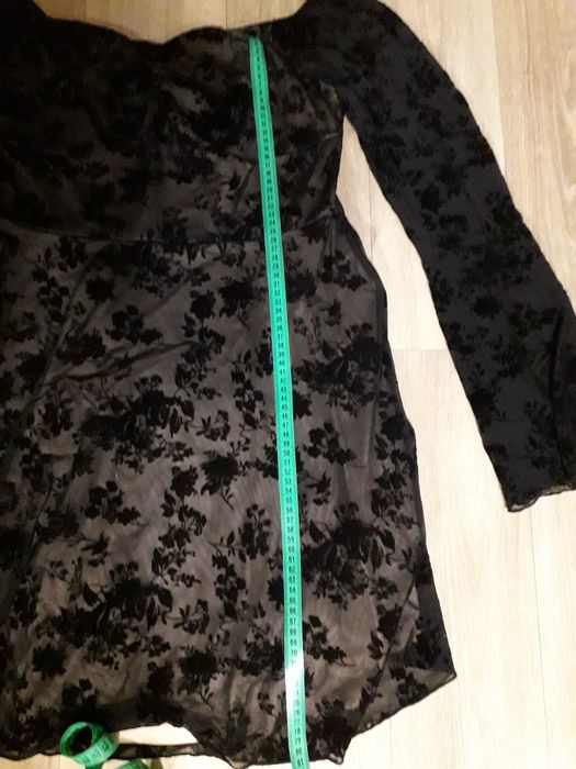 Жіноча сукня гипюрова