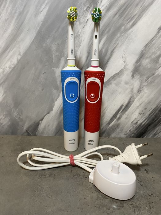 Зубні елекрощітки Oral-B Braun (без насадок)