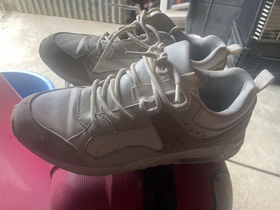 Tenis 15 adidas o outras 9 eros