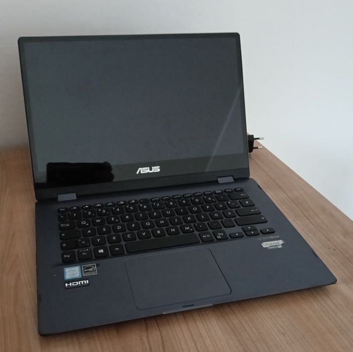 Konwertowalny laptop 360° Asus,  Core i3