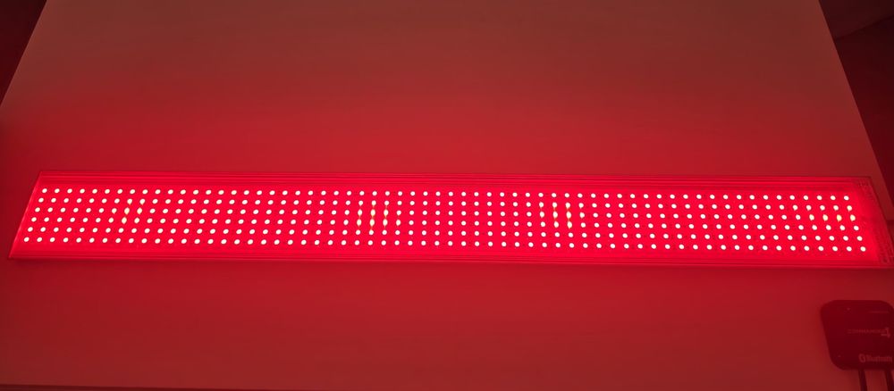 Chihiros RGB A901 Plus 90 cm + Commander 4 + suportes originais
