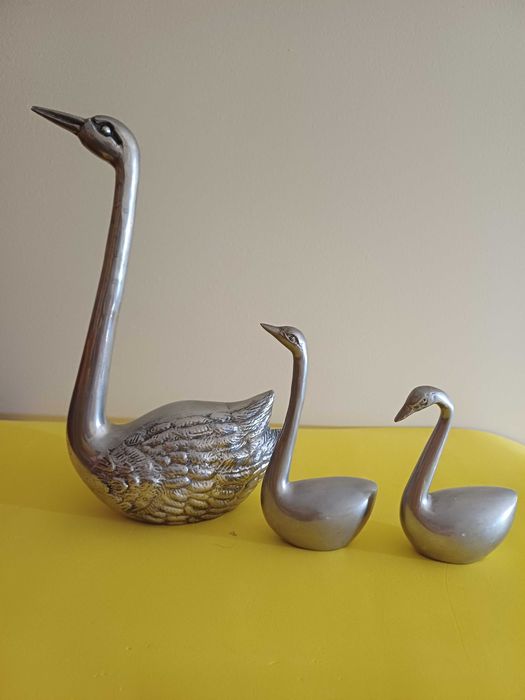 Família de 3 Cisnes em Estanho