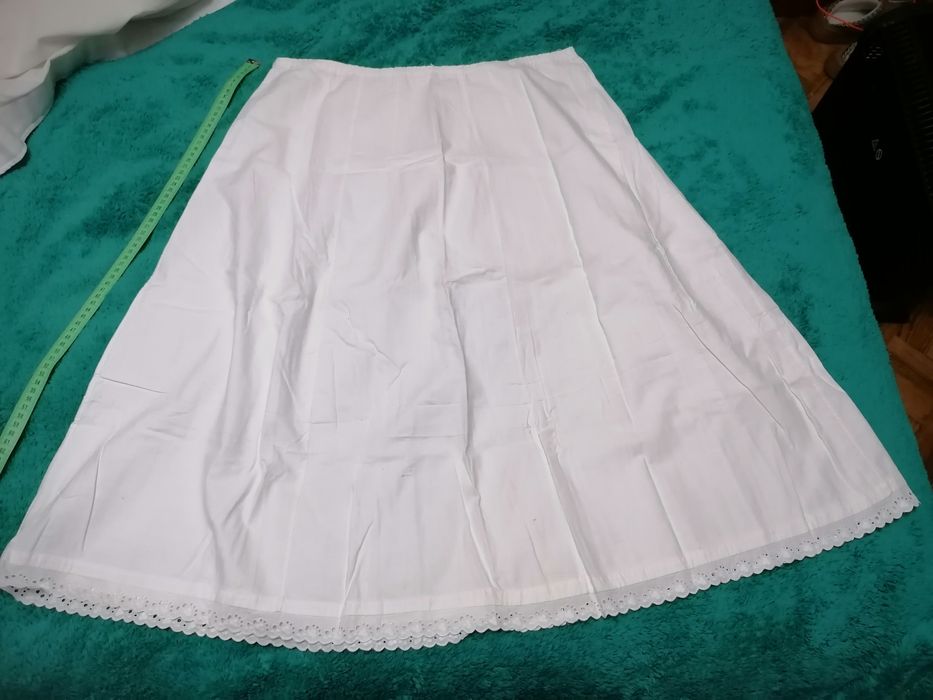 Saiotes antigos brancos