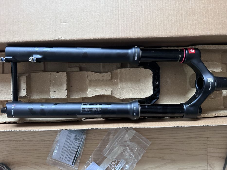 RockShox Reba RL Boost 29”, 110 mm skoku DebonAir