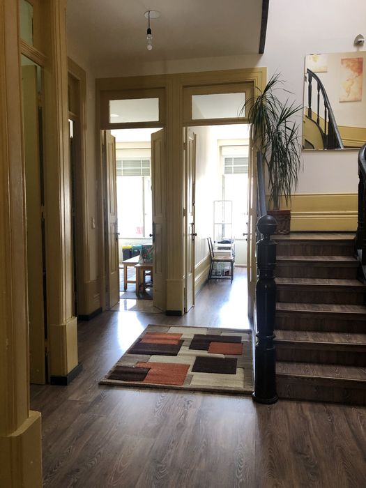 Quarto compartilhado junto à praça da Batalha