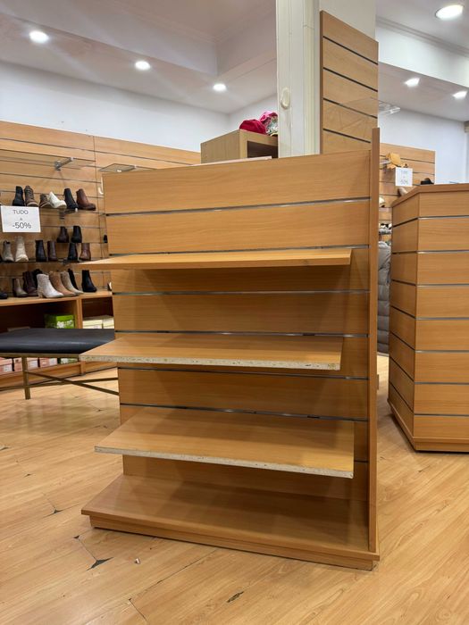 Movel expositor multipainel