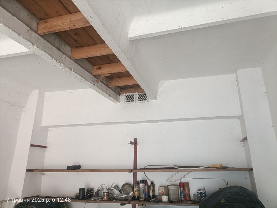 Продам гараж на Виставці