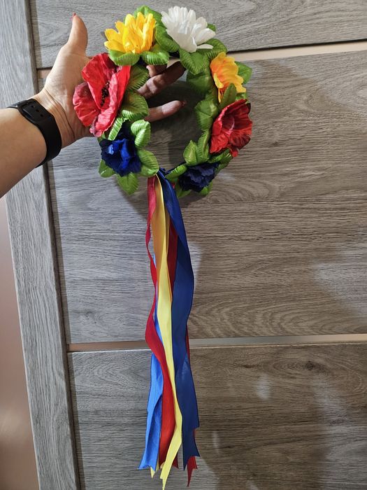Віночок зі стрічками