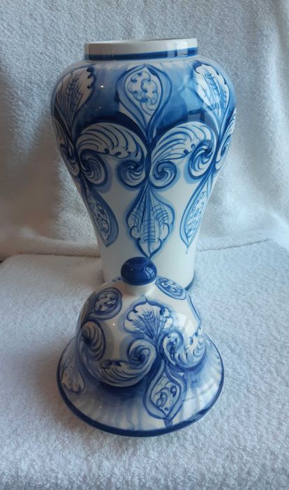 Belíssimo Pote em faiança Portuguesa