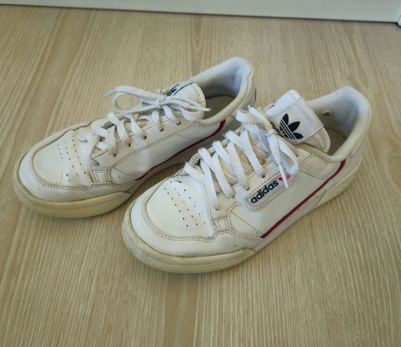 Кросівки adidas б/у.