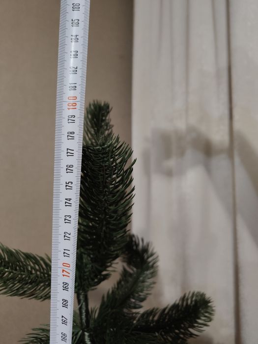 Штучна ялинка 1,8