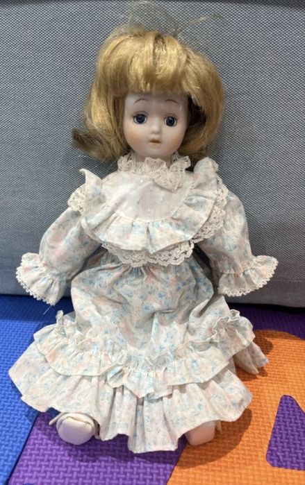 Boneca de porcelana