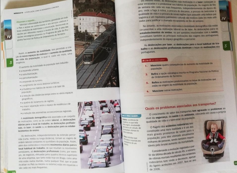 Manual +Caderno de Atividades "Raio-X 11" de Geografia A de 11°ano