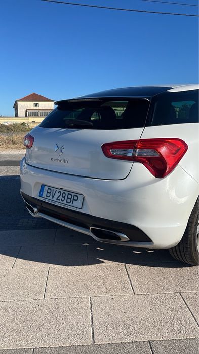Citroen DS5.