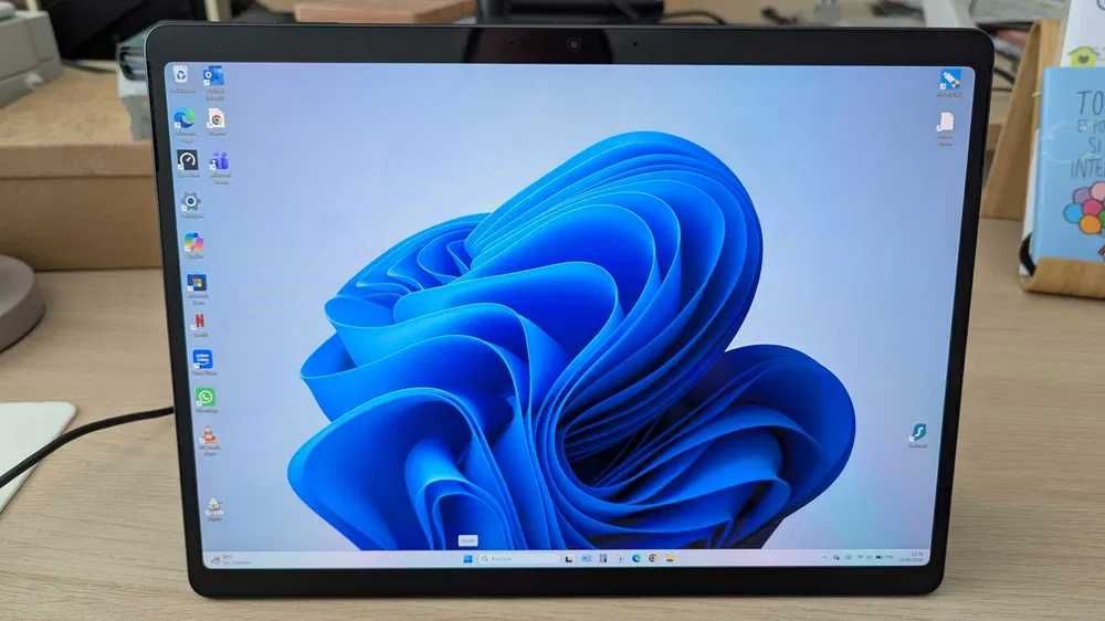 Microsoft Surface Pro 11 16GB Ram, SSD 512GB Como novo.