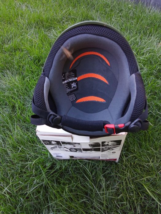 Kask narciarski uzywany