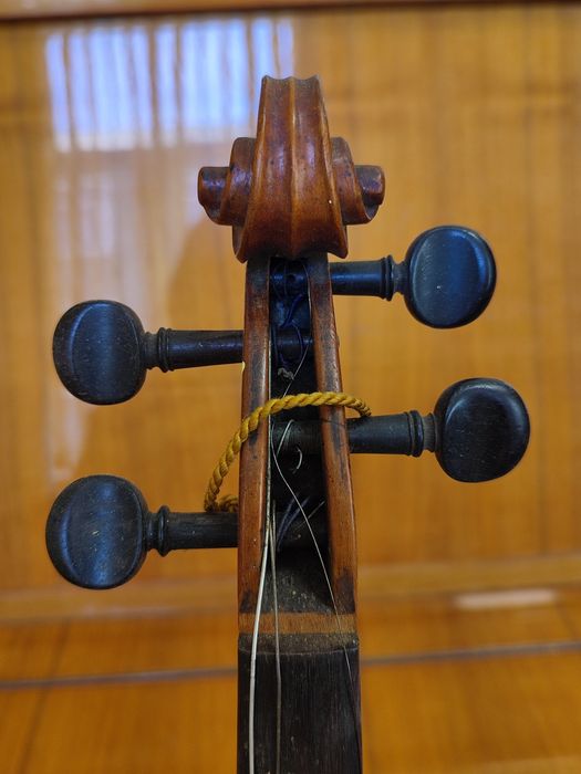 Скрипка під реставрацію, старовинна