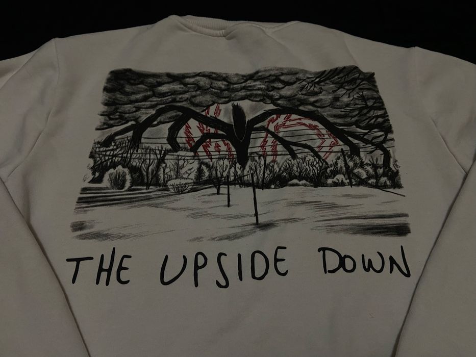 Білий світшот Stranger Things | Netflix