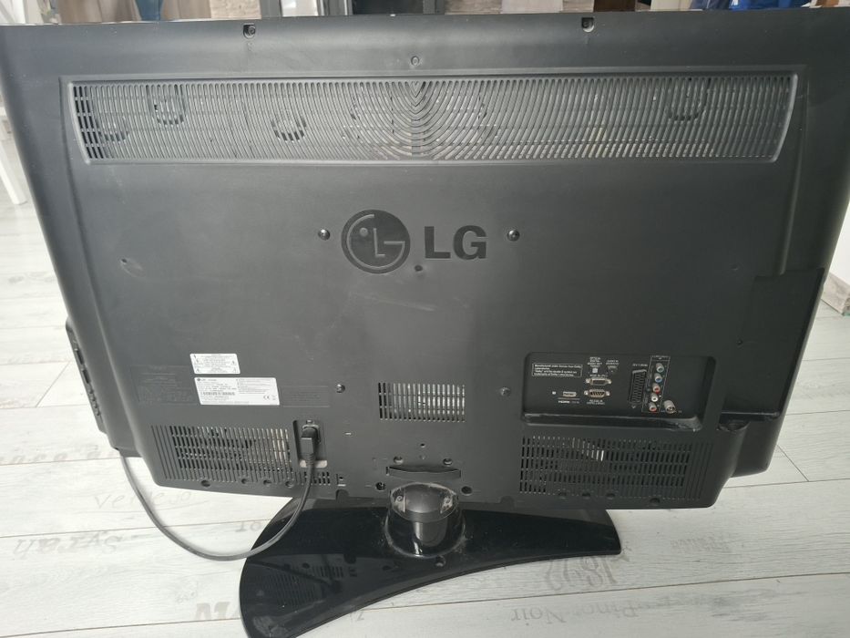 Telewizor płaski LG 37 CALI MODEL 37LD420