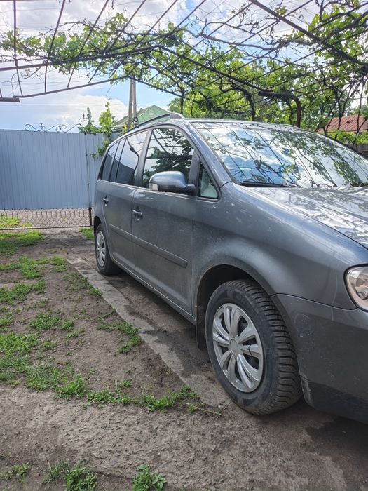Продам Фольксваген Тоуран