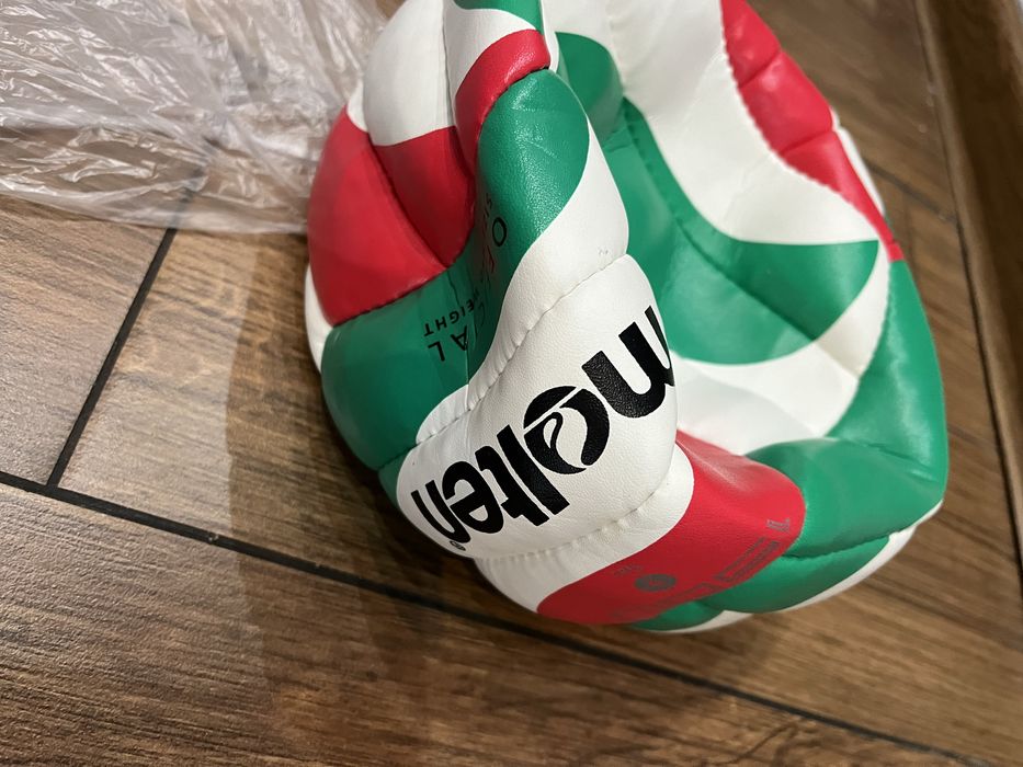 Nowa pilka siatkowa molten roz S  v5M1900