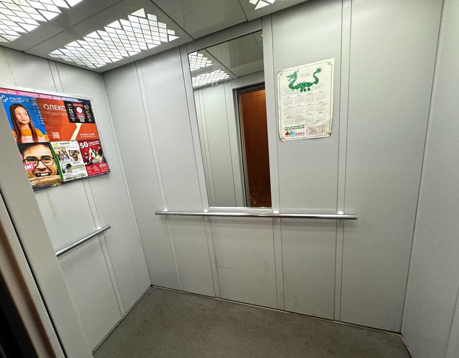 вул. Глібова 16, продам  3-кімнатну квартиру на 3/16 поверхового будинку