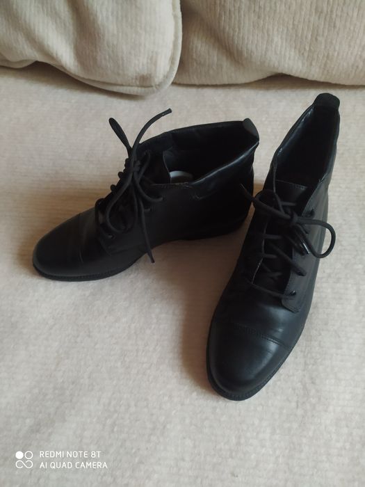 Clarks 38 38.5 25 cm wkladka skórzane buty na jesień i zimę czarne bdb