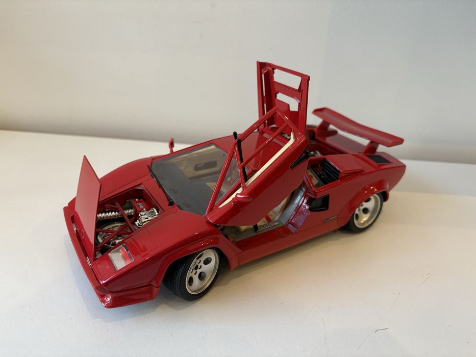 ミニカー Burago Lamborghini Countach 1/18 ミニカー Burago Lamborghini Countach 1/18 ミニカー Burago
