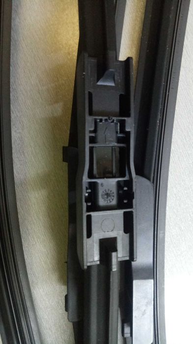 Щітки для двірників безкаркасні 450/500/600 мм