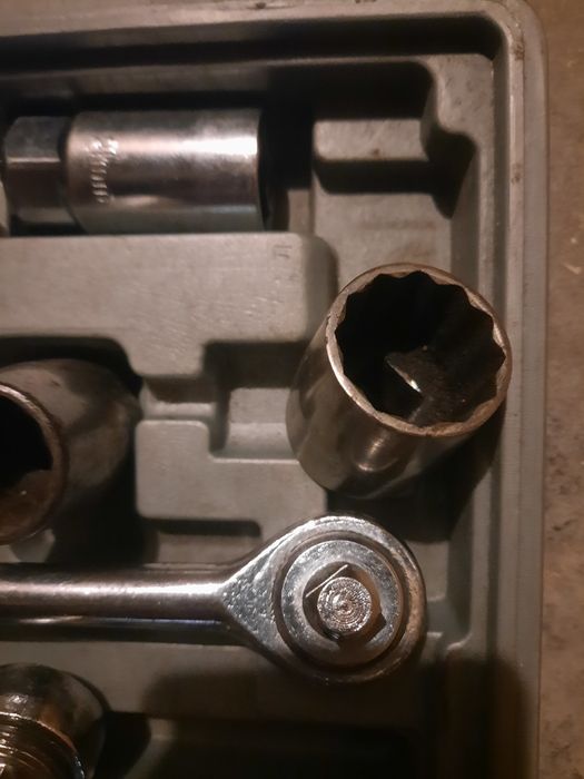 Zestaw kluczy nasadowych MIX